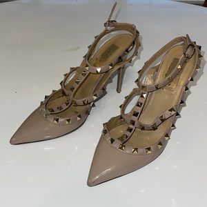 Valentino Rockstud Pumps